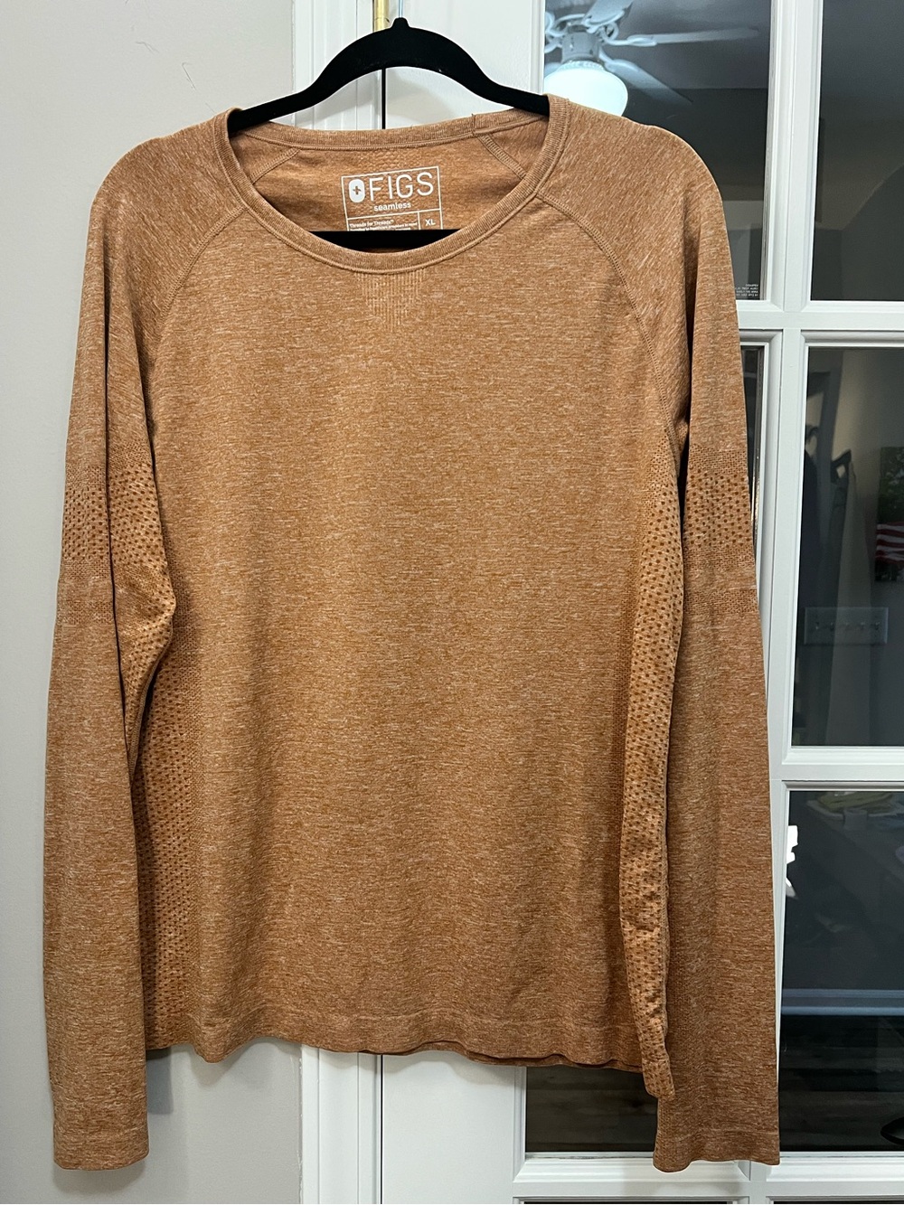 FIGS Women's Long-Sleeve Crewneck underscrub in Camel Brown XL like new